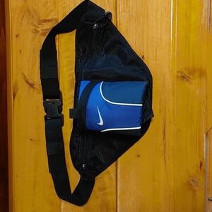 NIKE Hiking Belt Bag/Fanny Pack with Insulated Water Bottle Pouch